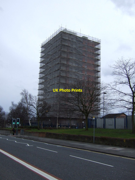Photo 6"x4" Tower block off Hilton Street North Manchester c2013
