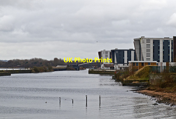 Photo 6"x4" Manchester Ship Canal at Runcorn Widnes c2013