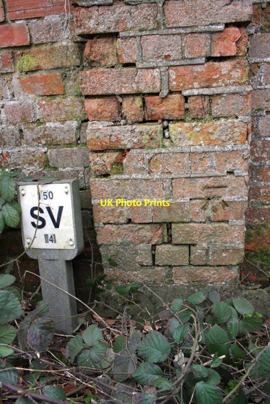 Photo 6"x4" Benchmark on roadside farm building wall, Foxcombe Road Foxcombe Hill c2013