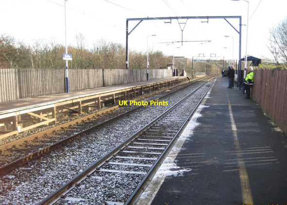 Photo 6"x4" Godley railway station Hyde\/SJ9494 c2010