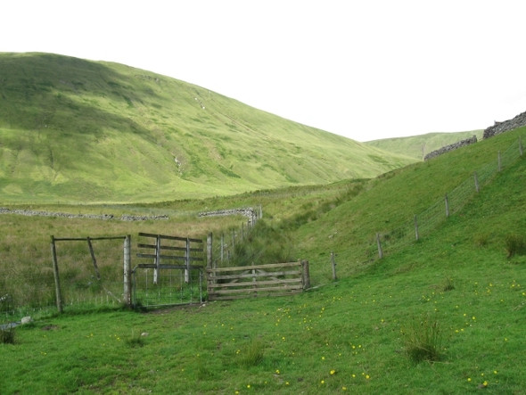 Photo 6"x4" Looking up Glen Turret, Teanga Bheag is hill of left skyline River Turret c2008