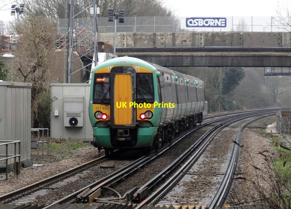 Photo 6"x4" Train Leaving Cosham for the West Cosham c2013
