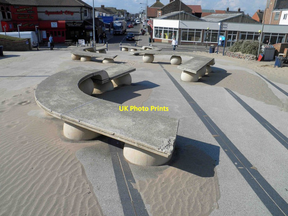 Photo 6"x4" Seats on ramp to beach from Mablethorpe town centre Mablethorpe c2013