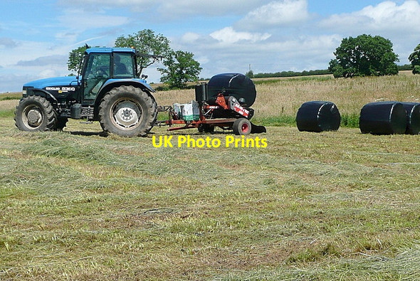 Photo 6"x4" Gathering the harvest Crich Carr c2012 P2