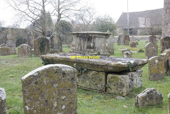 Photo 6"x4" Churchyard at the east end Church Hanborough c2013