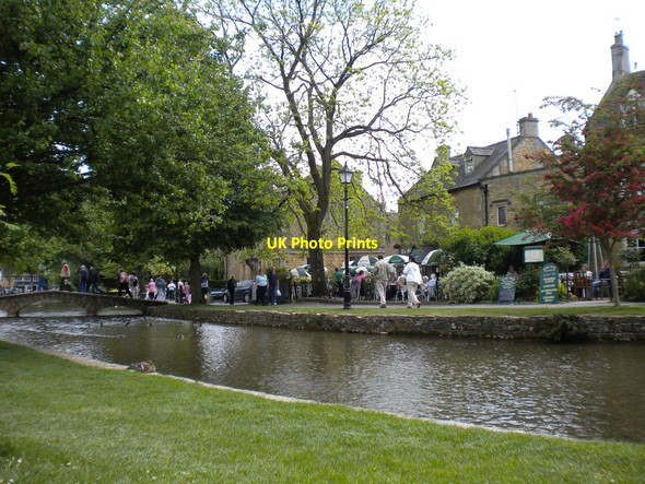 Photo 6"x4" River Windrush, Bourton on the Water Bourton-on-the-Water c2010