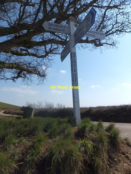 Photo 6"x4" Brambleoak Cross Wotton Cross\/SX8069 c2013
