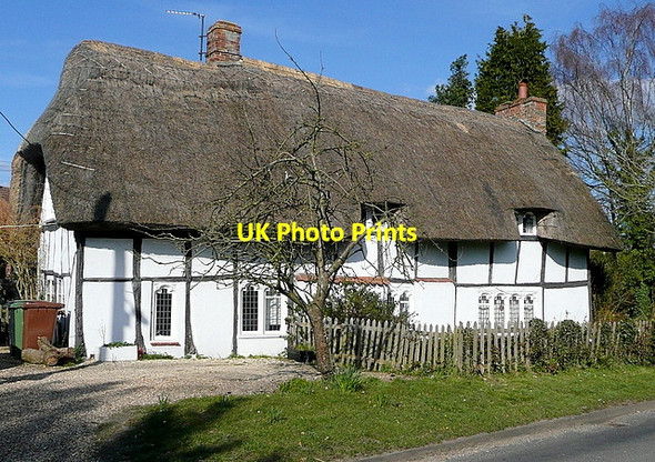 Photo 6"x4" Thatched cottage, High Street Chalgrove c2013