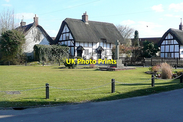 Photo 6"x4" Chalgrove village green Chalgrove c2013