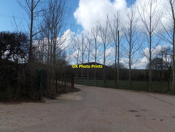 Photo 6"x4" Buildings at Mouse Hole with an access road Upton\/ST0902 c2013