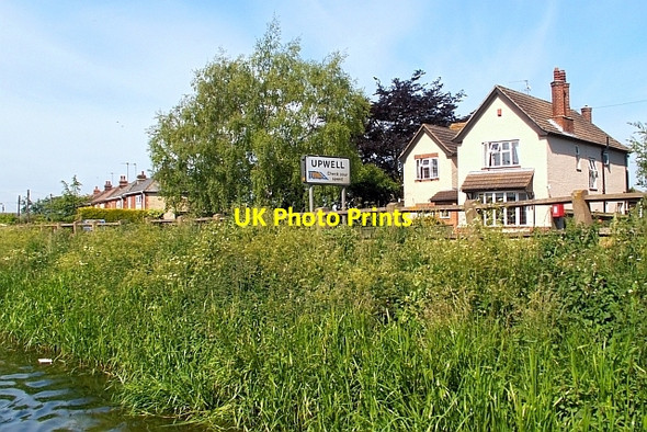 Photo 6"x4" Upwell name sign, approaching from Outwell Outwell c2006
