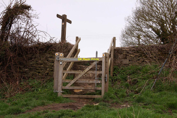 Photo 6"x4" Gate to the Fosse Way Kemble c2013