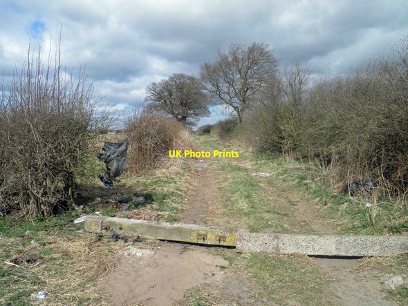 Photo 6"x4" Concrete railway sleepers blocking the lane off Brick Yard Road Gamston\/SK7076 c2013