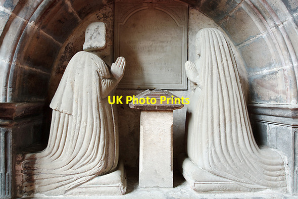 Photo 6"x4" St Oswald's church, Oswestry - monument to Hugh Yale & wife (detail) Oswestry\/Croeswallt c2013