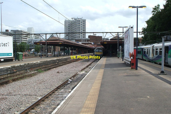 Photo 6"x4" Southend Victoria railway station, Essex Southend-on-Sea c2007