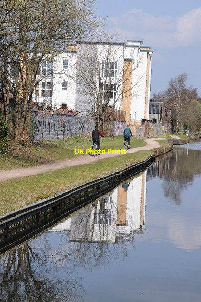 Photo 6"x4" Cyclist on the canal towpath Bournbrook c2013