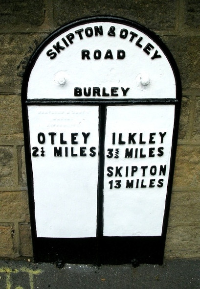 Photo 6"x4" Milestone - Main Street, Burley in Wharfedale Burley in Wharfedale c2008