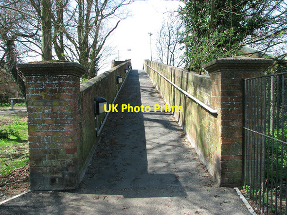 Photo 6"x4" Old bridge over the railway at Beccles station Beccles c2013