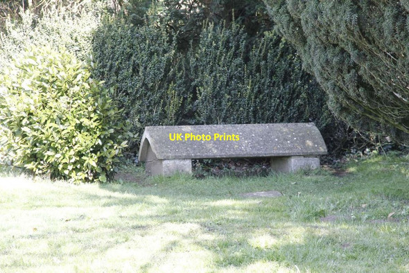 Photo 6"x4" Grave by the shrubs Kelmscot c2013