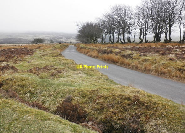 Photo 6"x4" Minor road, at the perimeter of Alderman's Barrow Allotment Edgcott\/SS8438 c2013
