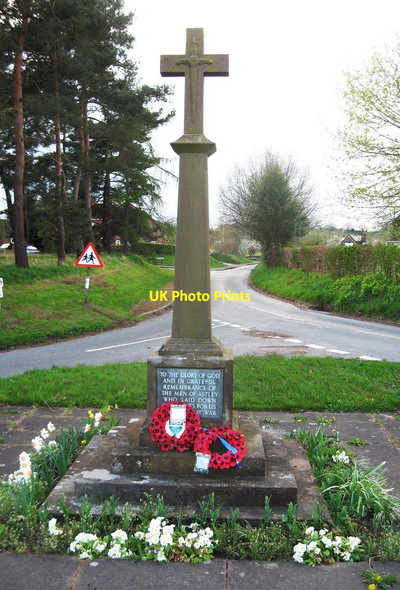 Photo 6"x4" Astley War Memorial, Astley, Worcs Astley Cross c2013