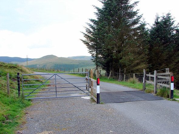 Photo 6"x4" Cattle grid on the lane between Ponterwyd and Nant-y-moch Y Garnedd\/SN7584 c2008