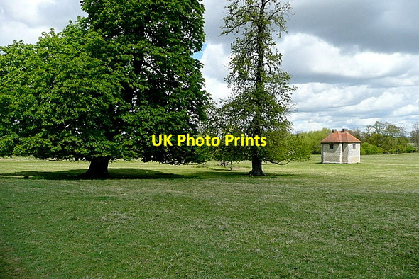 Photo 6"x4" Dovecot in Brightwell Park Brightwell Baldwin c2013