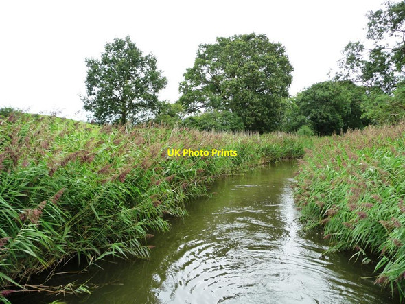 Photo 6"x4" Not much room for a barge Chatley c2012