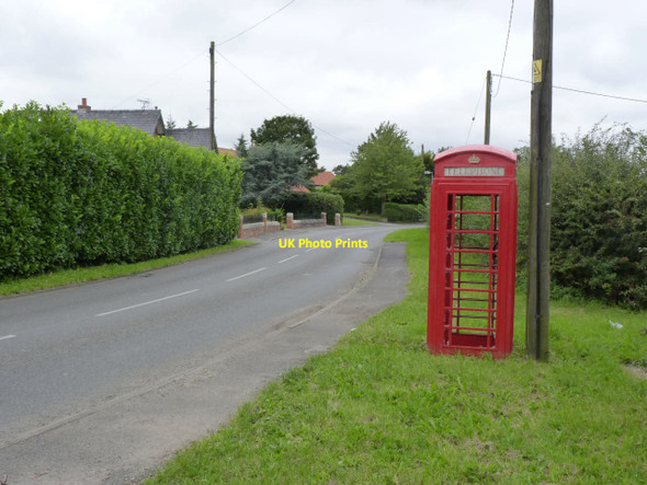 Photo 6"x4" Hawton telephone kiosk  Newark-on-Trent c2012