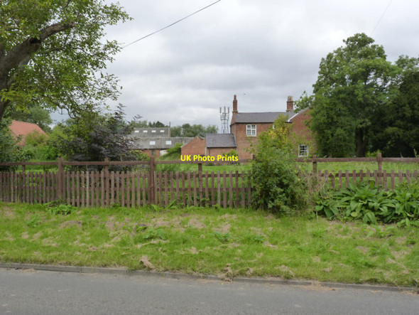 Photo 6"x4" Willow Farm, Hawton  Newark-on-Trent c2012