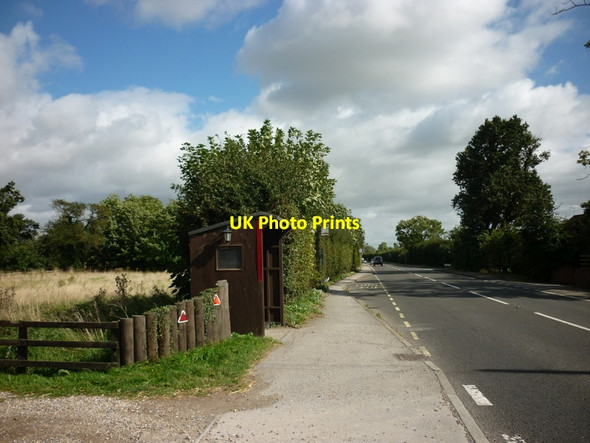Photo 6"x4" The bus shelter on the A1079 at Kexby Kexby\/SE7051 c2012