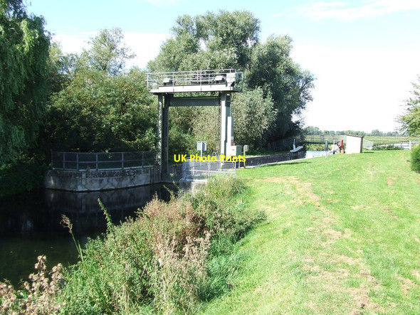 Photo 6"x4" Isleham Lock Isleham c2012