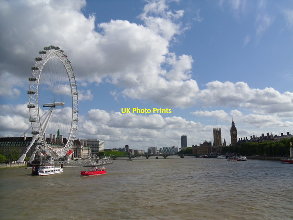 Photo 6"x4" Looking upstream along the Thames London c2011