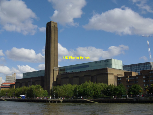 Photo 6"x4" Tate Modern seen from the River Thames London c2011