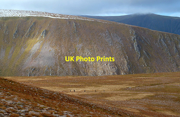 Photo 6"x4" Walkers heading for Ben Macdui Cairn Lochan c2012