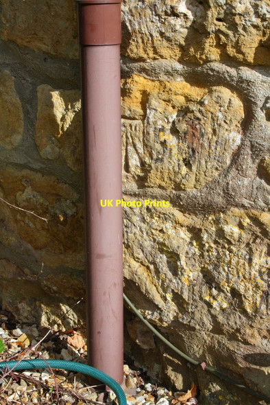 Photo 6"x4" Benchmark on Vinney Cottage Uploders c2012