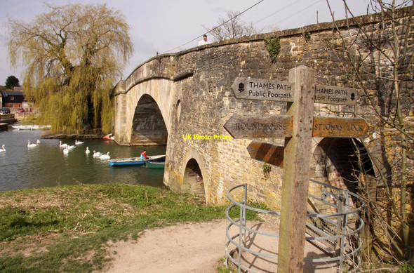 Photo 6"x4" The Thames Path by the Ha'penny Bridge Lechlade on Thames c2013