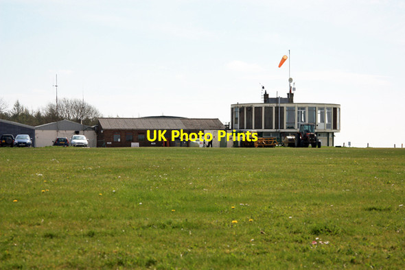 Photo 6"x4" Yorkshire Gliding Club - Clubhouse High Kilburn c2013