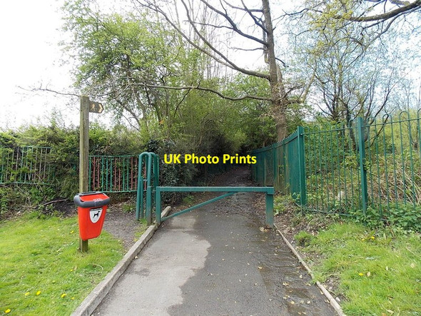 Photo 6"x4" Footpath near Gilfach Fargoed Primary School, Gilfach Bargod or Bargoed c2013