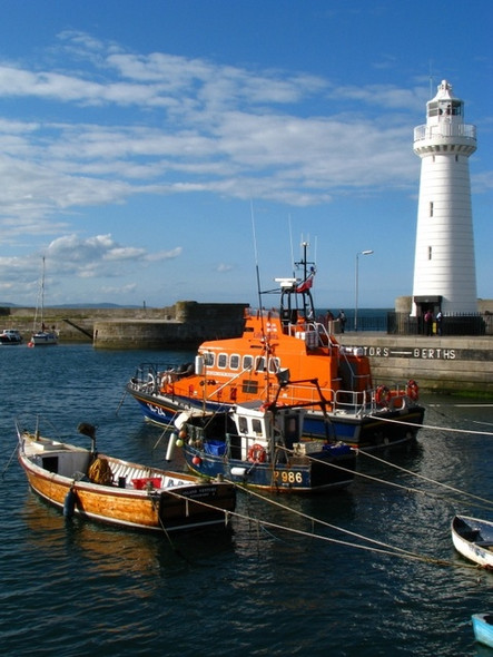 Photo 6"x4" Donaghadee lighthouse and lifeboat Donaghadee c2008 P1
