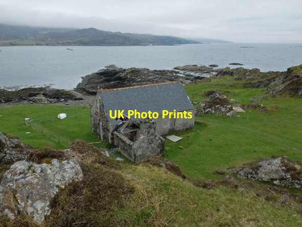 Photo 6"x4" Tarskavaig church and schoolhouse Tokavaig\/T\u00f2cabhaig c2013