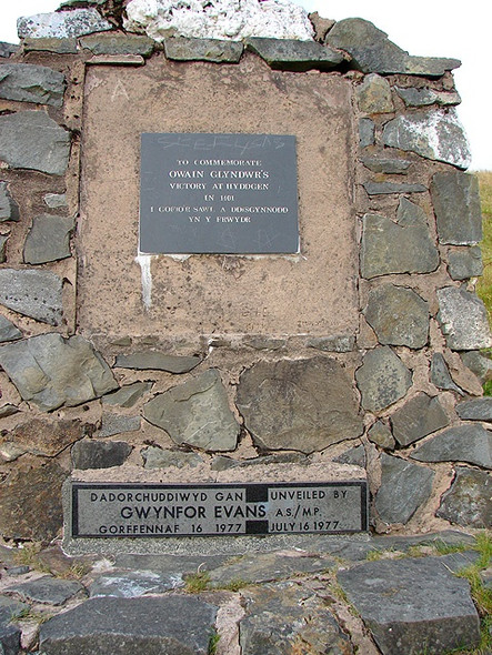 Photo 6"x4" Owain Glyndŵr monument at Nant-y-moch Nant-y-moch Reservoir c2008