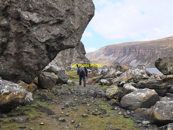 Photo 6"x4" Big boulders on the shore, Loch Glendhu Glendhu\/NC2833 c2013
