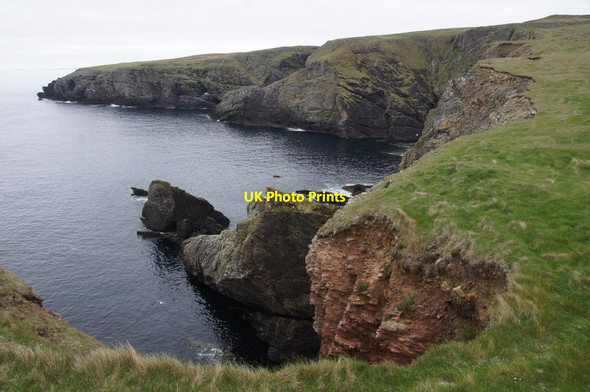Photo 6"x4" Hellier of Sheep-pund and Muckle Birriers Geo, Funzie Ness Funzie c2013