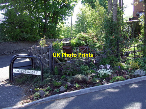 Photo 6"x4" Old gate on Station Avenue Inverkip c2013