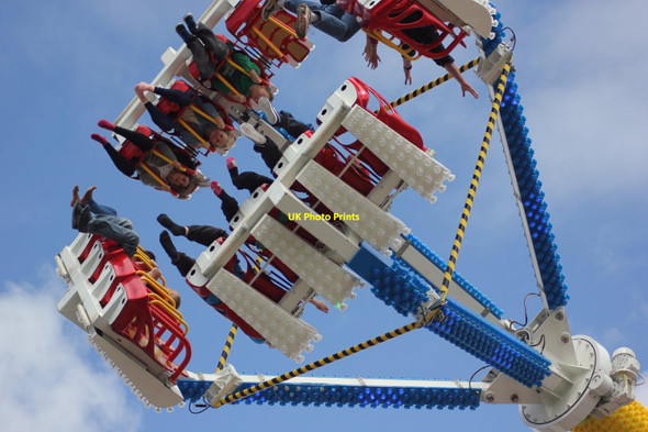 Photo 6"x4" Fairground ride, Douglas promenade Douglas\/SC3875 c2013