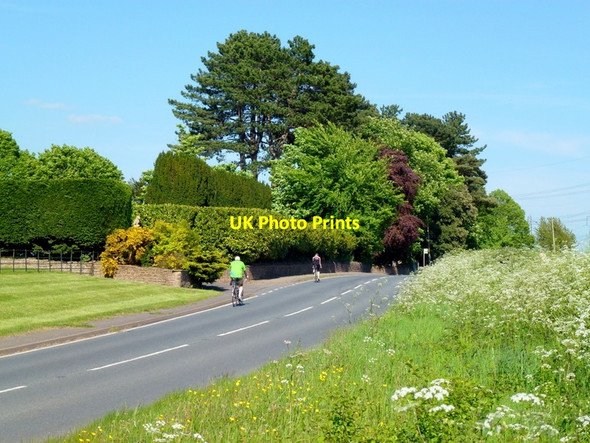 Photo 6"x4" Cycling along the A40 Lea\/SO6521 c2013