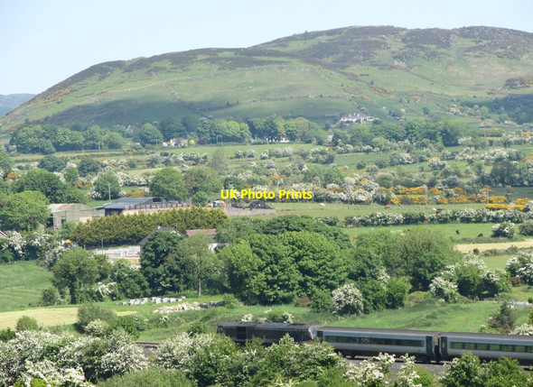 Photo 6"x4" A Class 201 engine pulling the 11 am ex-Dublin Enterprise train just north of Kilnasaggart Bridge Faughart Upper c2013