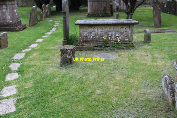 Photo 6"x4" St Mary, Fairford - Churchyard Fairford c2013