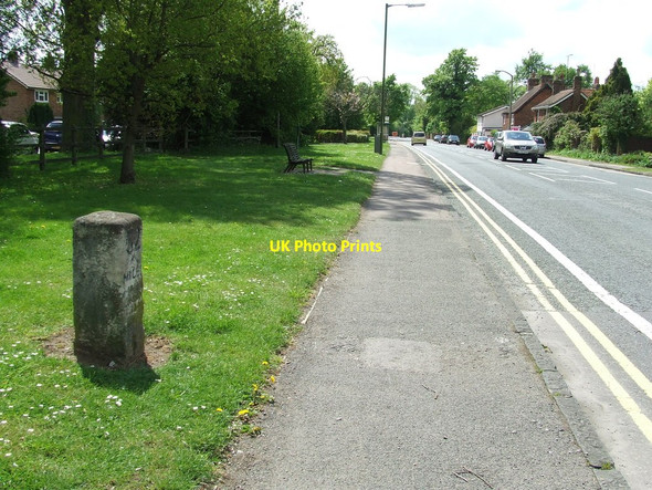 Photo 6"x4" Old Milestone Stevenage c2013